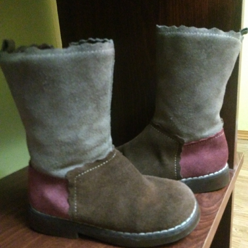 Oshkosh Leather Boots Kids size 7.5